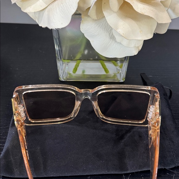 Oversized Sunglasses Square B logo Gold tone Light Brown lenses unbranded - Picture 5 of 5